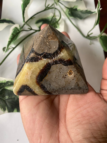 Septarian Pyramid